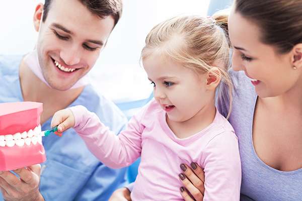 A Kid Friendly Dentist Shares Important Child Dental Milestones
